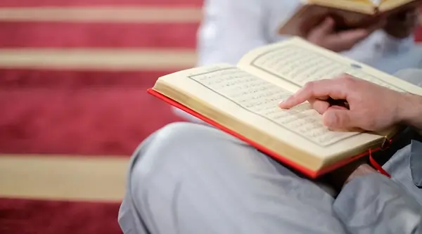 خواندن قرآن به خط عثمان طه